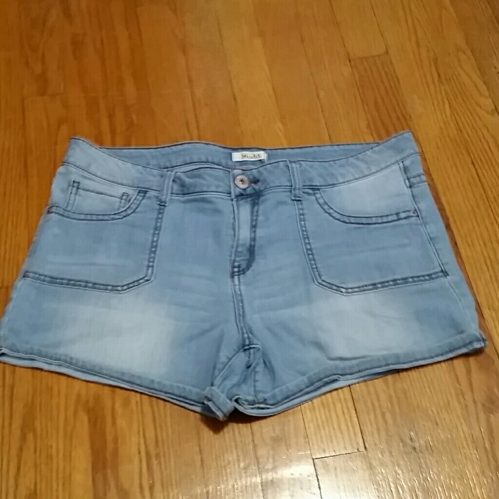 Mudd size 17 jean shorts